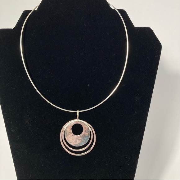 Silpada Jewelry - Silpada hammered sterling silver circle pendant necklace